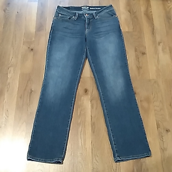 Levi Signature Modern Straight Jeans. Sz 6 - Picture 5 of 9